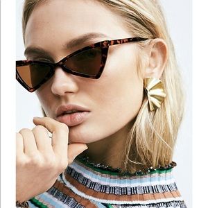 Free People Bidu Fanned Studs NWOT